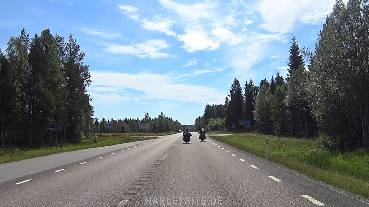 On the Road in Finnland
