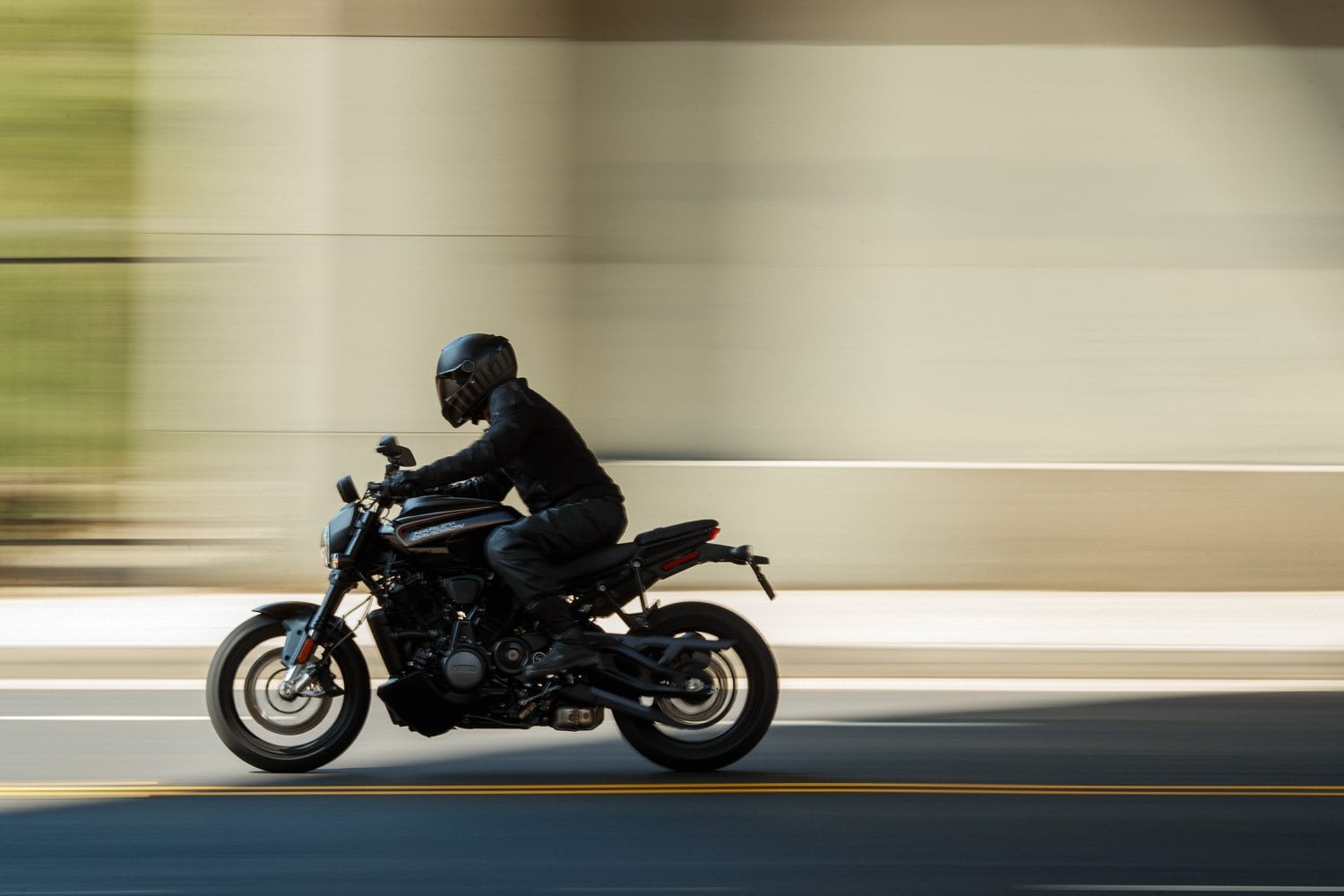 RA1250 Pan America 1250 / RS975 Bronx 975