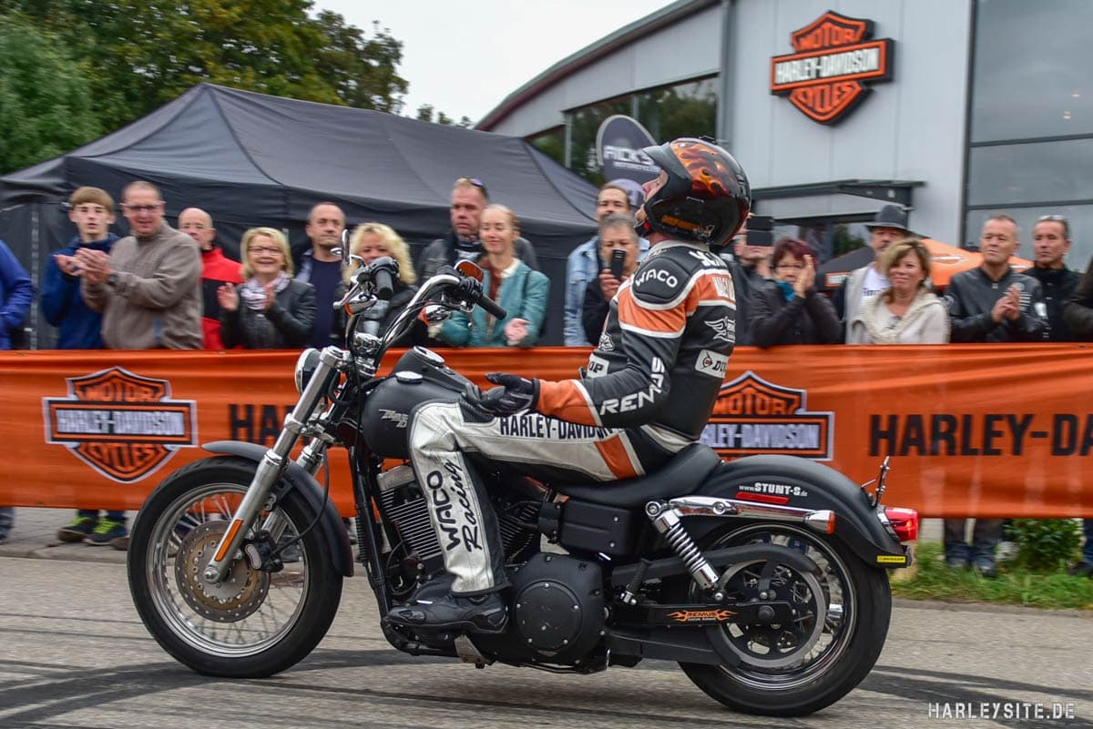 Stuntfahrer Rainer Schwarz | Interview vor seiner allerletzten Stunt-Show Rainer Schwarz - Stuntfahrer