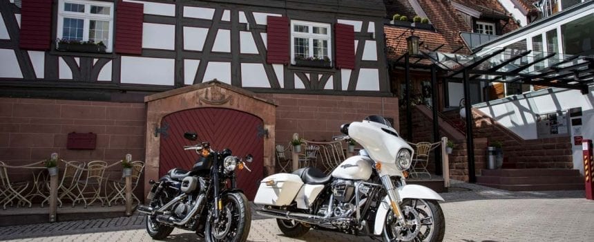Rick’s Harley-Davidson Baden-Baden bietet im First Class Hotel Ritter Durbach Harley Motorräder zur Miete an