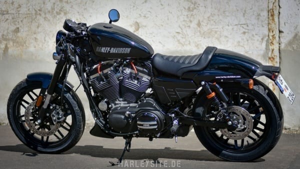 HARLEY-DAVIDSON DARK CUSTOM ROADSTER