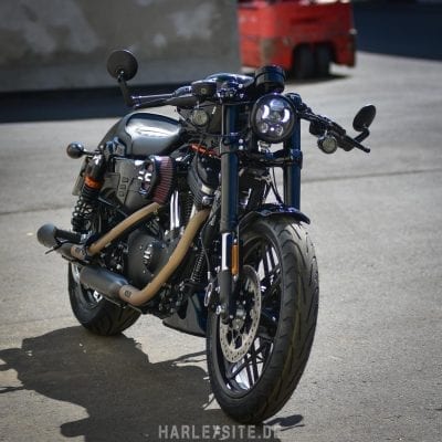 HARLEY-DAVIDSON DARK CUSTOM ROADSTER