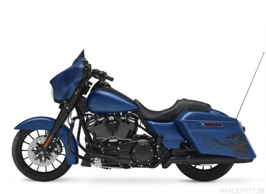 Harley-Davidson 115th Anniversary Street Glide Special, left side view