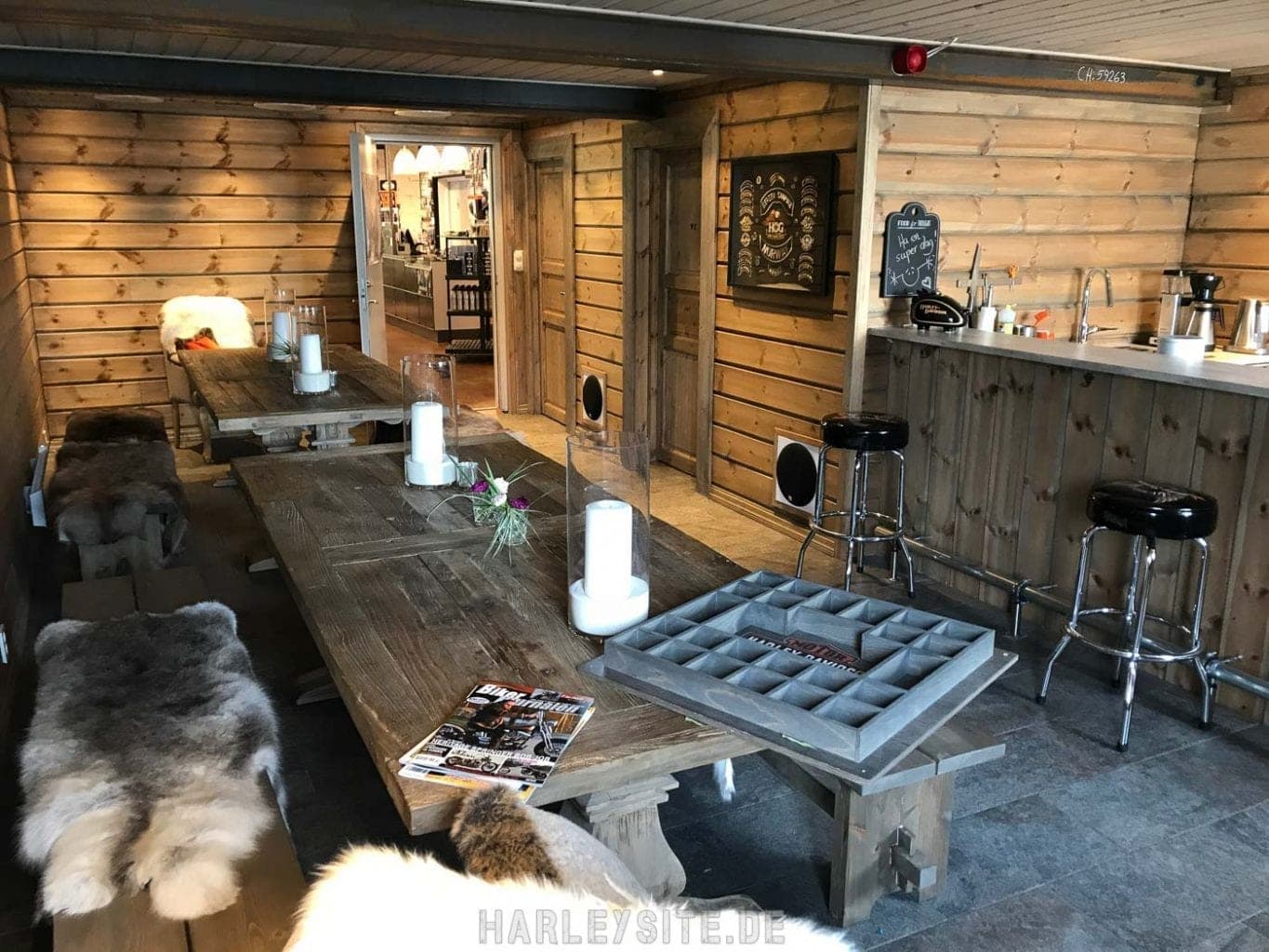 #4 Nordkap Harley Tour - Von Bergen nach Leardal in Norwegen Harley-Davidson Bergen hat eine gemütliche Ecke zum chillen