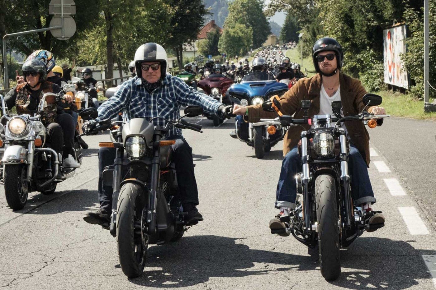 Vom 3. bis zum 8. September lässt Harley-Davidson die European Bike Week steigen Das Foto zeigt zwei Harley Fahrer in der Parade