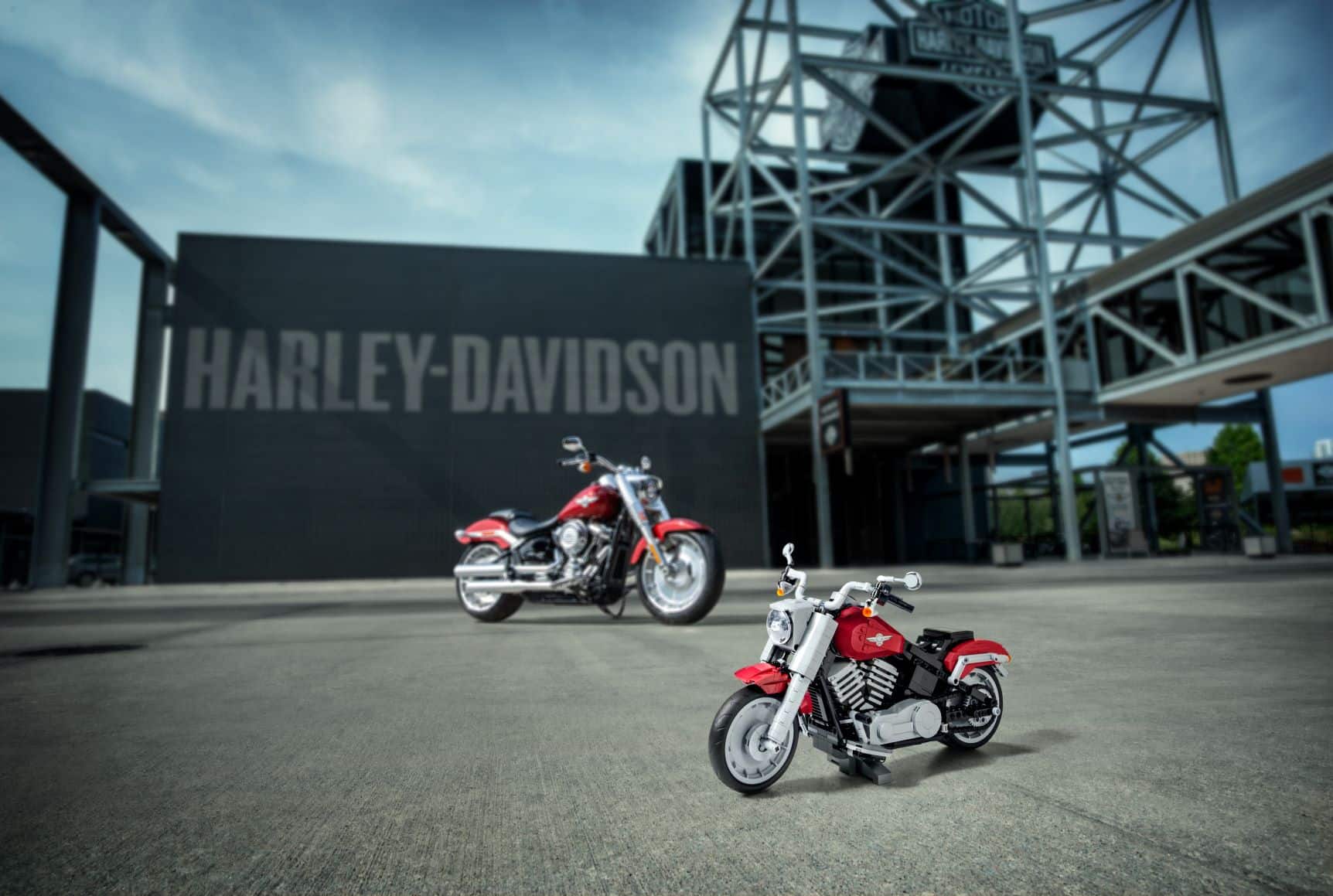 Zeigt eine Harley-Davidson aus Lego