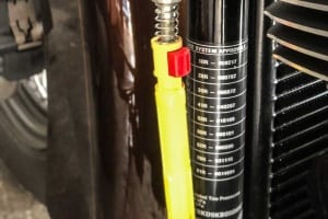 Zeift, wo bei der Harley-Davidson Heritage die Kupplung eingestellt werden kann.