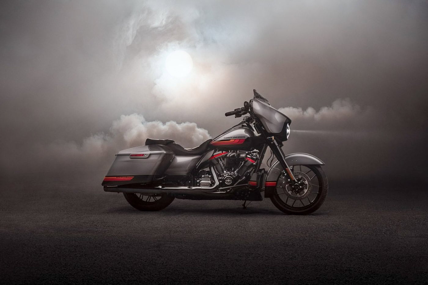 Zeigt die Harley-Davidson CVO Street Glide Modelljahr 2020
