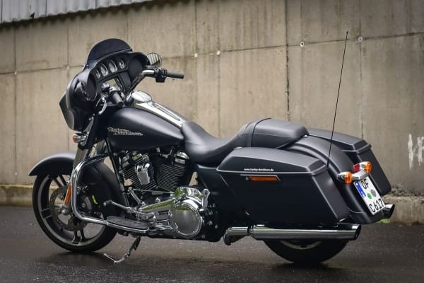 Harley-Davidson Street Glide Seitenansicht