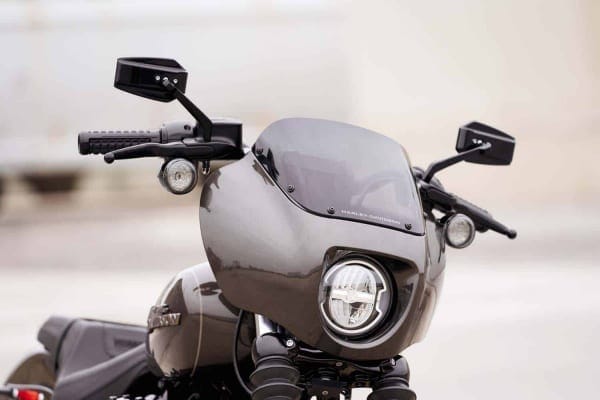 Softail Quarter Fairing (Best.-Nr. 57000981DH, UVP: ab 460 Euro)