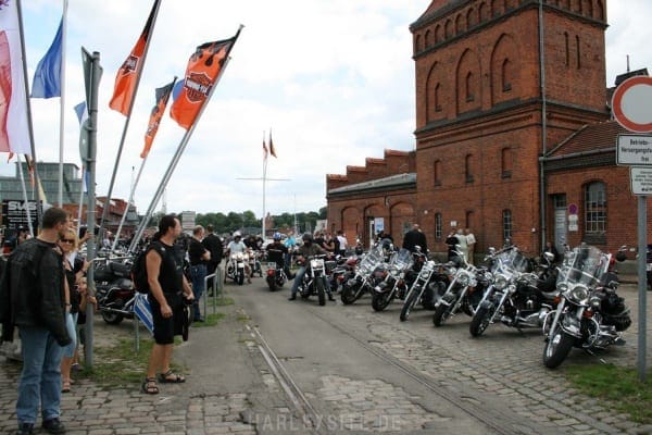 Harley Weekend an den Media Docks in Lübeck