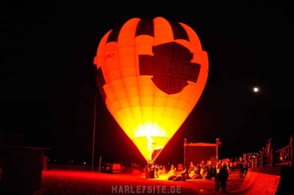 Harley Ballonglühen in Travemünde
