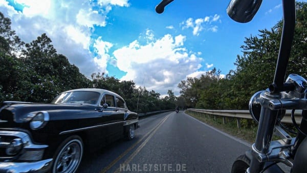 Ein US Car auf Kubas Straßen