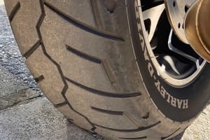 Michelin Scorcher 31 auf der Sport Glide 