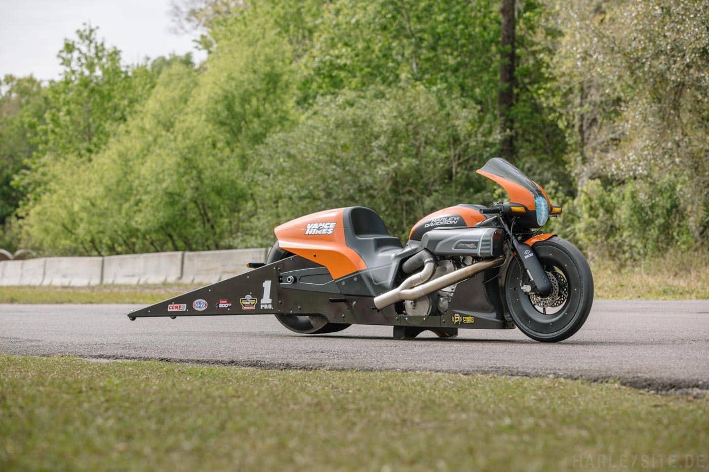 Harley-Davidson FXDR 114 NHRA Version