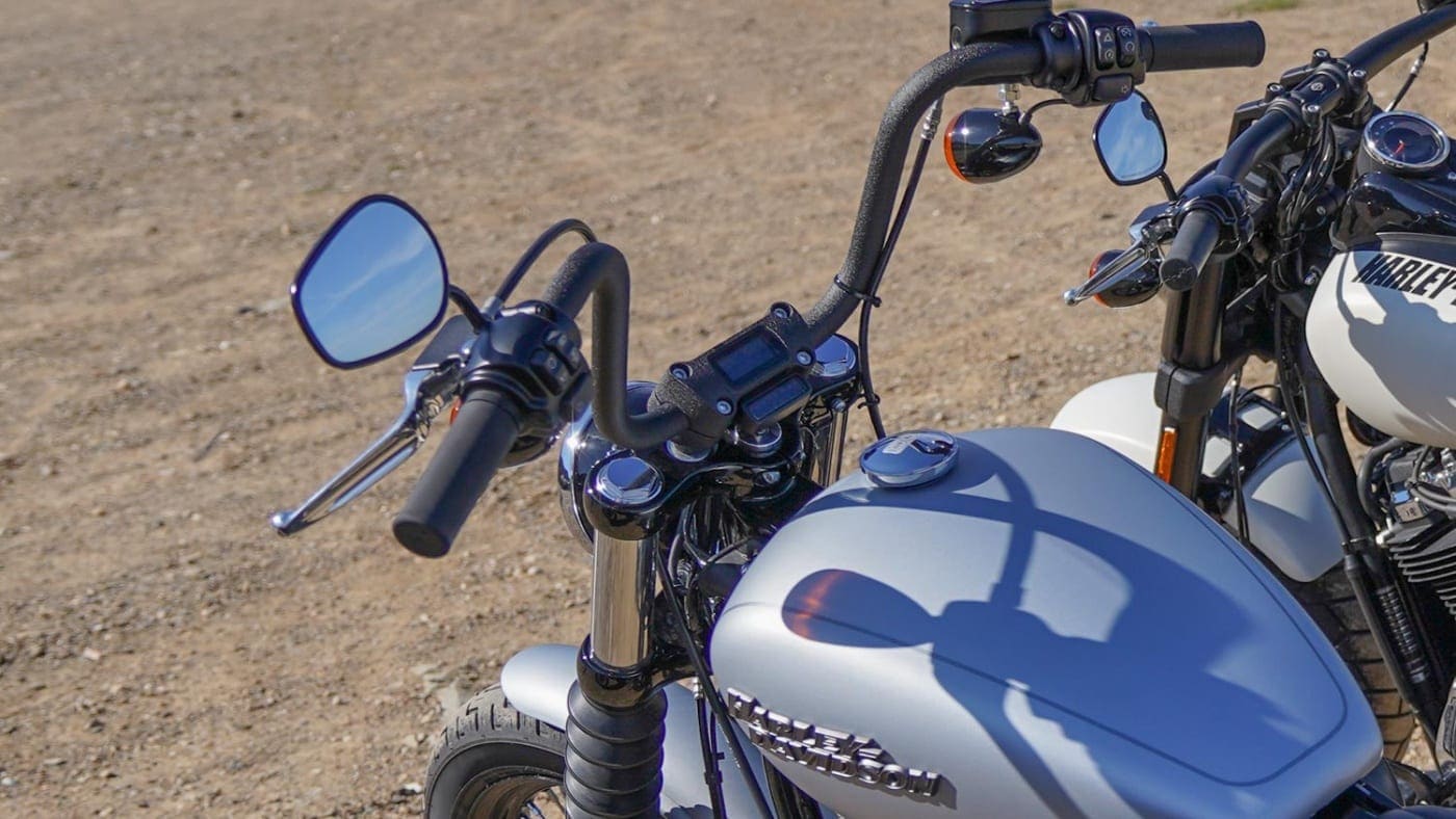 Street Bob 2020 handlebars and instruments