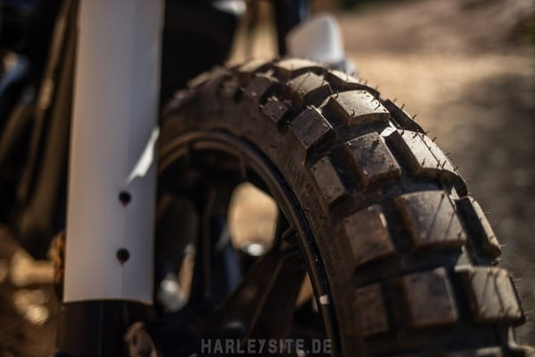 Street 750 Cross XG 750