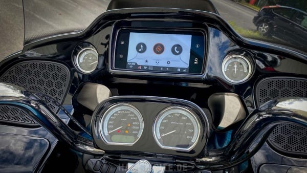 The cockpit of the 2020 Road Glide Limited