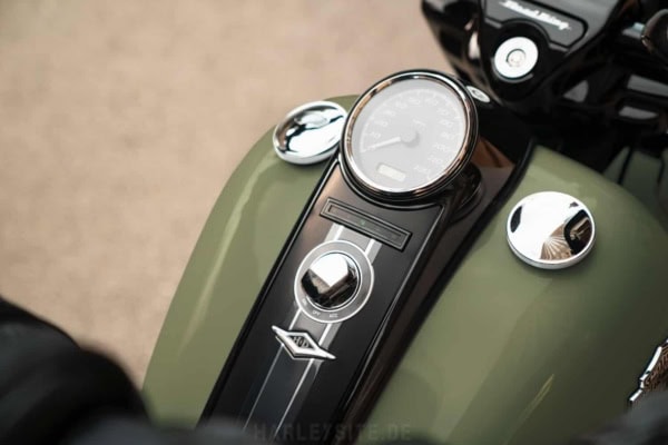 Tank Road King Special 2021