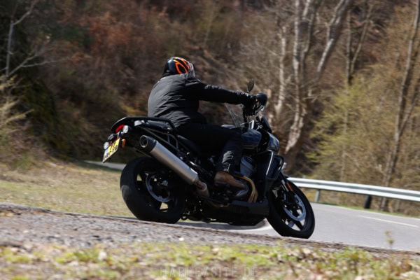 Harley-Davidson Pan America mit Screamin Eagle Auspuff (Zubehör)