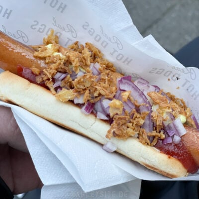 Das aussehen geht, aber die Wurst halb angebraten und das Brot getostet und trocken