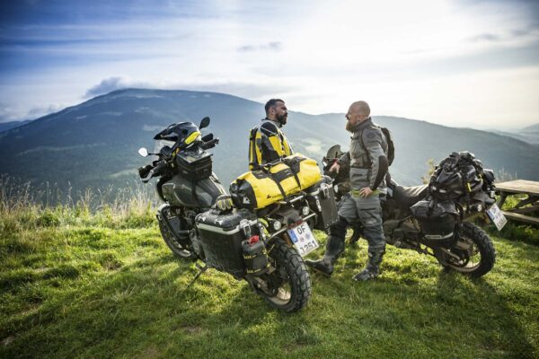 MIT DER PAN AMERICA DURCH DIE PYRENÄEN