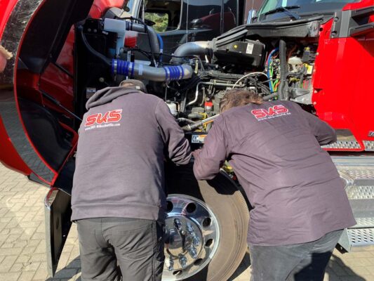 Das Fahrzeug wird fachmännisch begutachtet