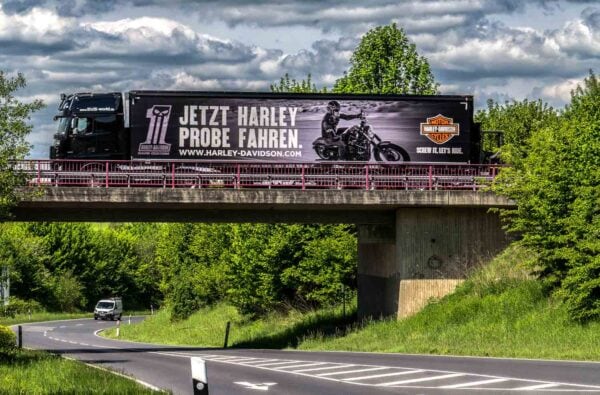 Aktueller Harley-Davidson Roadshow-Truck von SKS