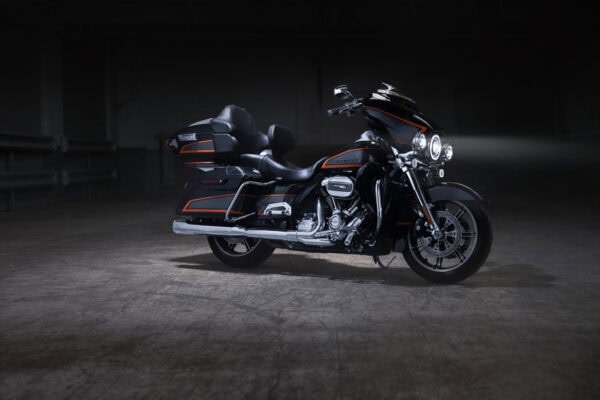 Harley-Davidson enthüllt neuen Apex Factory Custom Paint