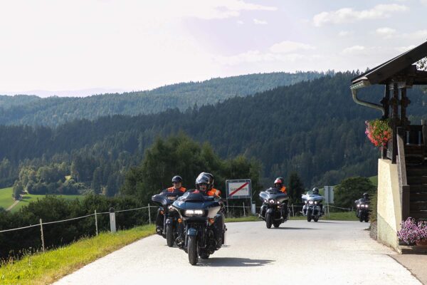 Drei schöne Touren mit dem H.O.G. Kärnten Chapter zur European Bike Week erleben
