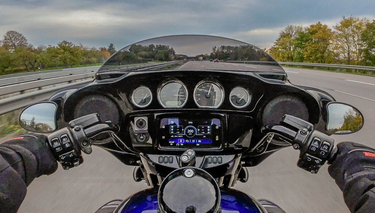 200km/h on the Street Glide Special 131ci