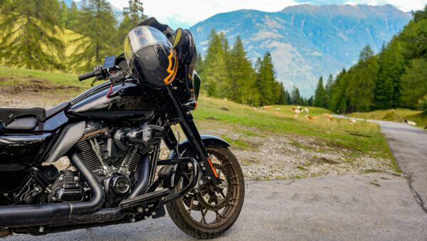 Harley-Davidson Street Glide ST und Road Glide ST 117 mit Screaming Eagle Performance