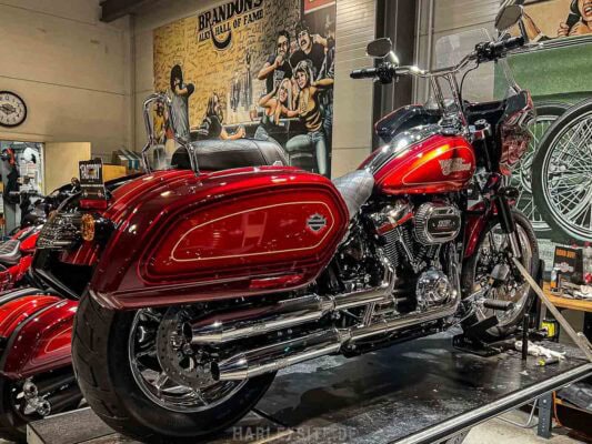 The right-hand side view of the EL DIABLO Custom at the rear