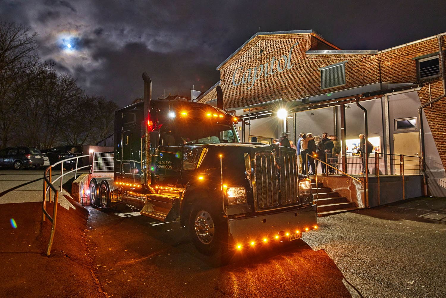 Die Kenworth-Zugmaschine von SKS Bikeshuttle hat Hollywood-Erfahrung