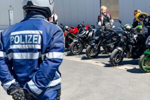 Symbolbild - Motorradsaison beginnt / Polizei gibt Tipps zum unfallfreien Start auf dem Motorrad