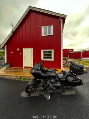 Mein Haus Nr. 7 im Hafen von Ballstad, auf den Lofoten in Norwegen.