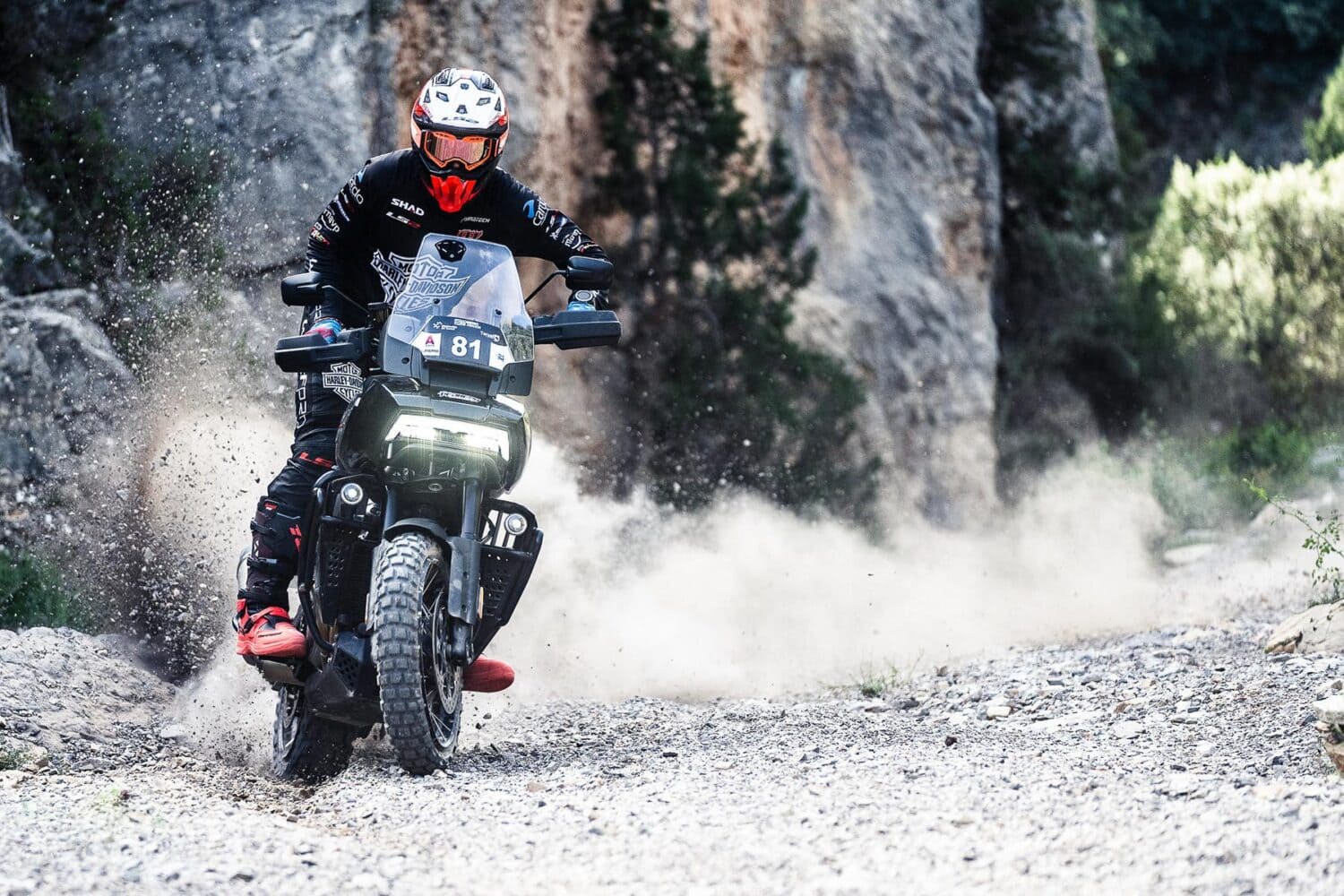 JOAN PEDRERO FÄHRT ERFOLGREICH DIE BAJA ARAGÓN AUF DER HARLEY-DAVIDSON PAN AMERICA 1250