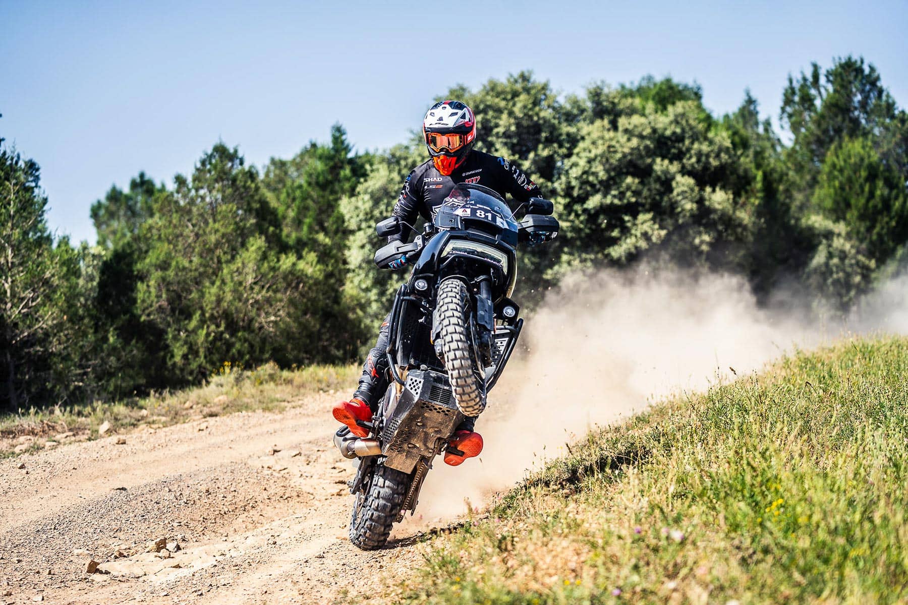 JOAN PEDRERO FÄHRT ERFOLGREICH DIE BAJA ARAGÓN AUF DER HARLEY-DAVIDSON PAN AMERICA 1250