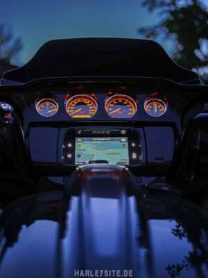 Cockpit Street Glide ST 117