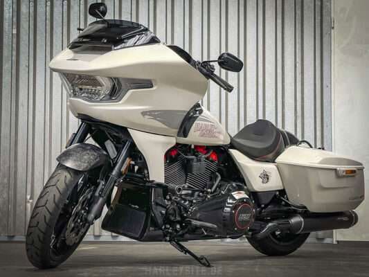 Die CVO ST sieht nicht nur sportlich aus, mit ihren 128 PS und 193 Nm aus dem 1977ccm Milwaukee-Eight Output Motor und der High Performance Nockenwelle, kann sie mächtig Druck machen.