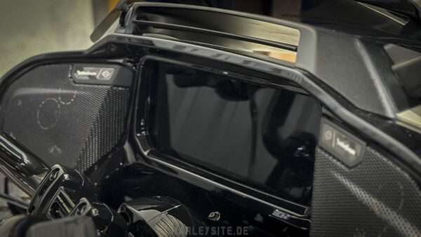 Rockfort Fosgate 500 Watt Infotainment-System der CVO ST Road GLide
