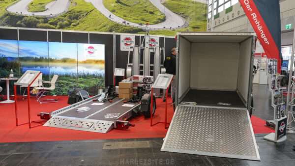 Stema Anhänger auf der Motorräder Dortmund 2023