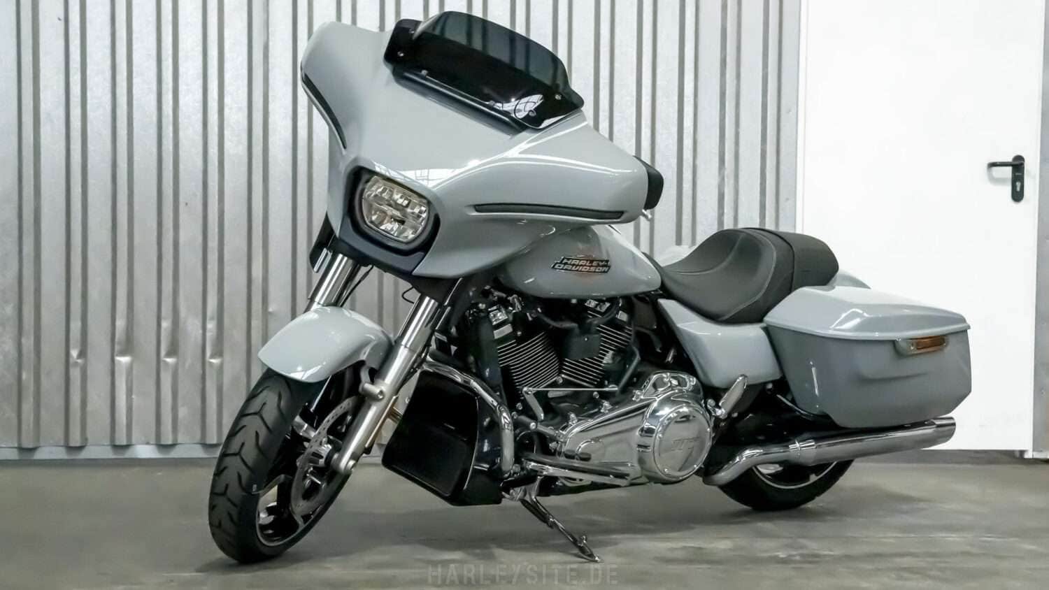 Harley-Davidson Skyline OS Navigation inklusive, oder extra?