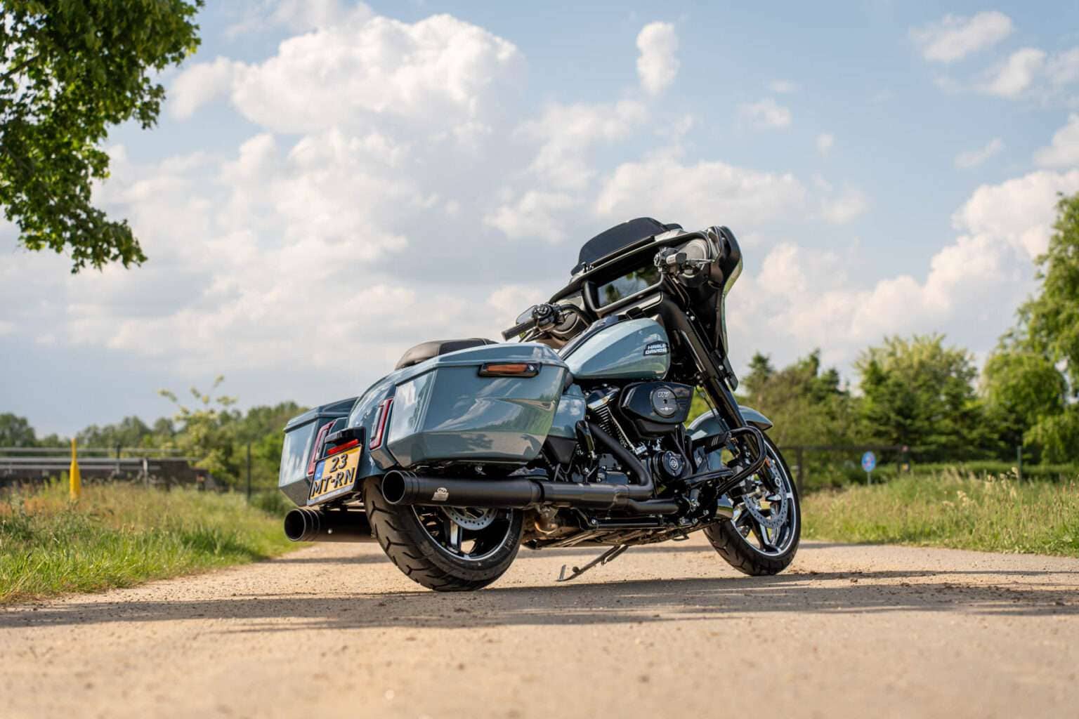 Jekill and Hyde Street Glide Sharkskin Blue