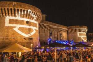 a crowd of people outside a building