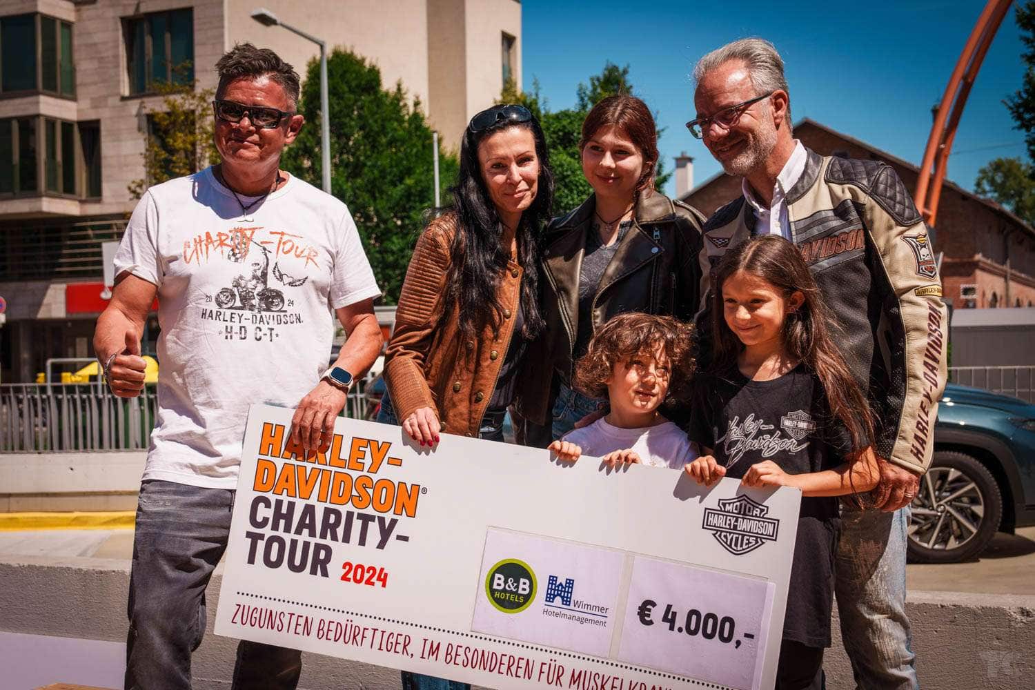 300 Harleys beim Kickoff der 27. HARLEY-DAVIDSON® CHARITY-TOUR in Wien