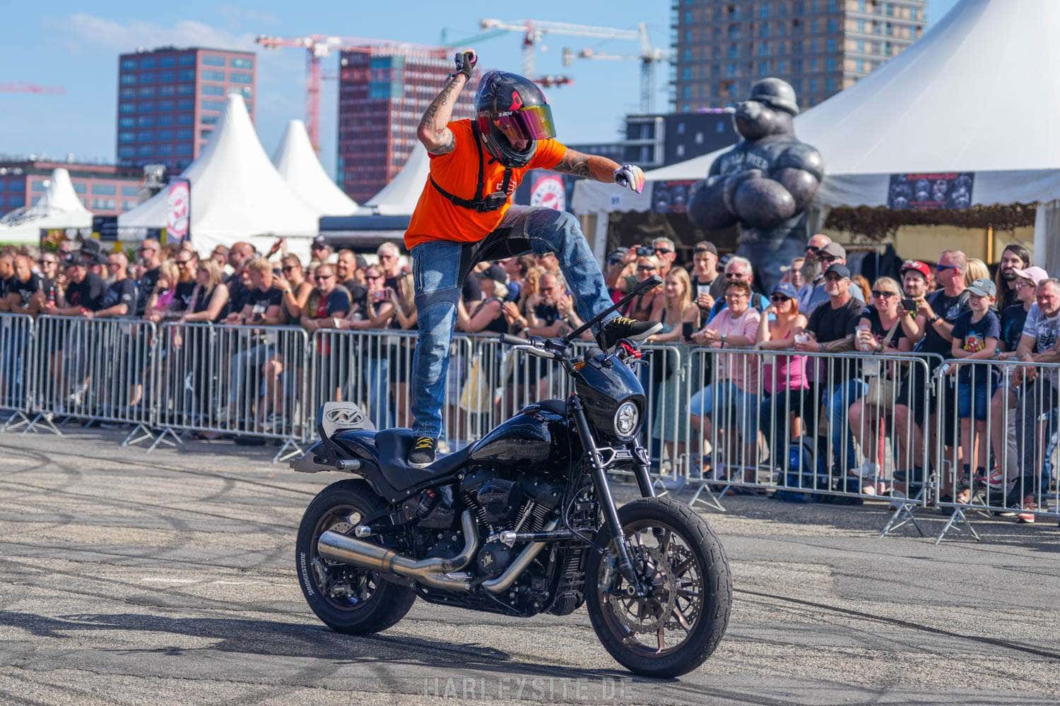 Hamburg Harley Days und die nächsten Harley-Davidson Events 2024 Die Stunt Shows waren ein TOP Highlight, auf den Hamburg Harley Days