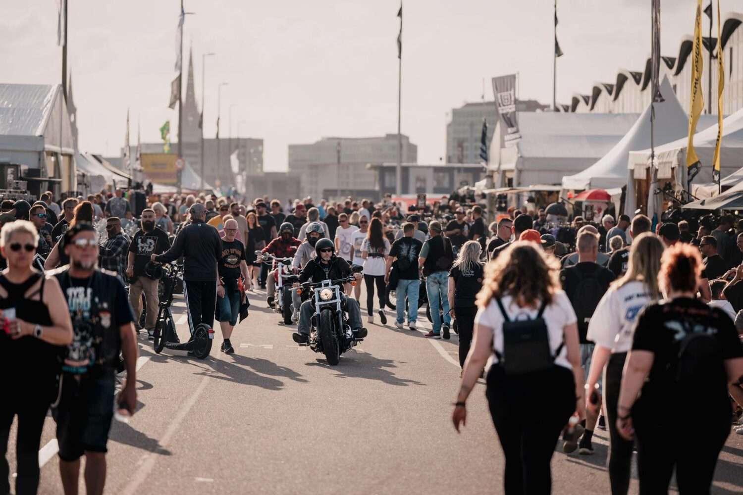Die Hamburg Harley Days 2024 - Review Harley-Davidson feierte mit 55.000 Besuchern die Hamburg Harley Days
