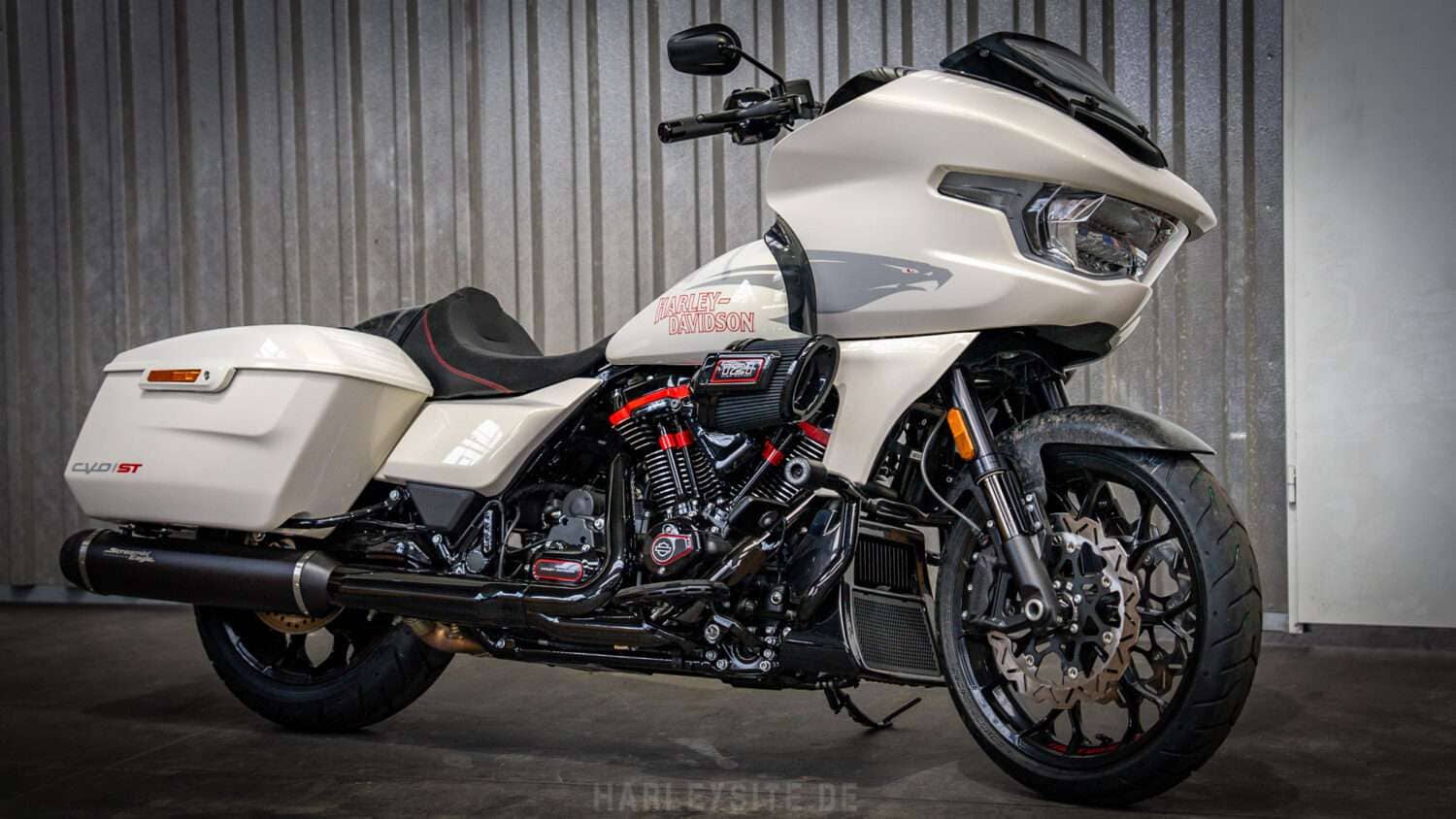 CVO Road Glide ST 121