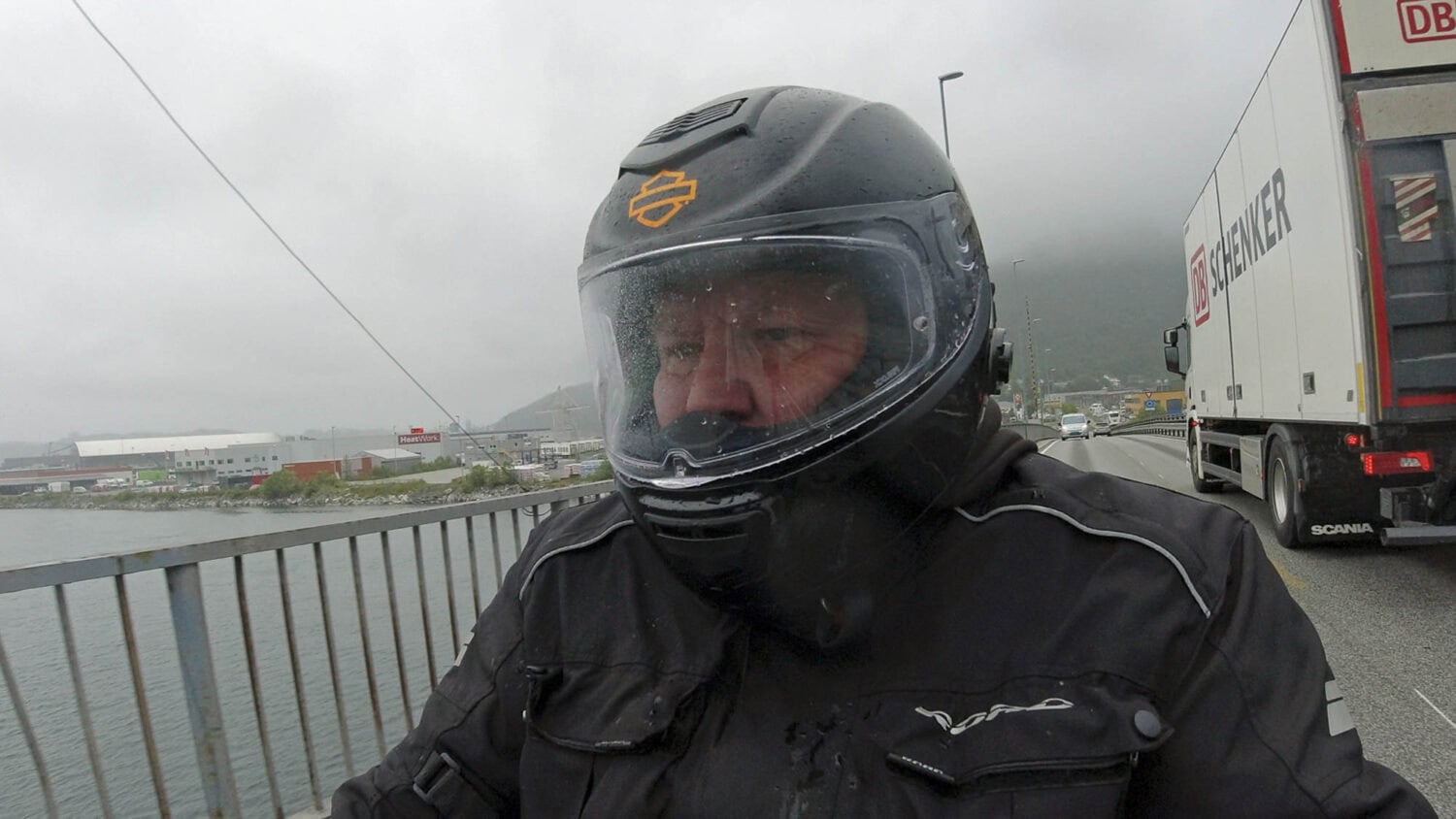 Harley unterwegs – Zelt oder Hotel? Harley unterwegs – Zelt oder Hotel?